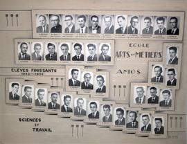 École des Arts et Métiers : mosaïque « Élèves finissants 1953-1954 ».