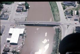 Vue aérienne - secteur rivière, pont Desmarais.